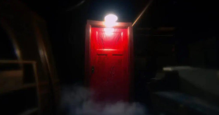 An image of the red door.
